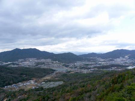三石山