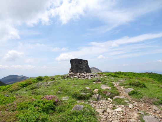 石碑の正体分からず