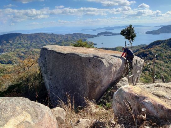 岩山の先端にて！