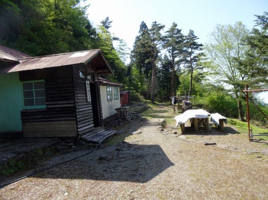 銅山峰ヒュッテ