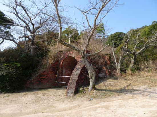 弾薬庫通用トンネル